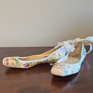 Floral Embroidered Ballet Flats
